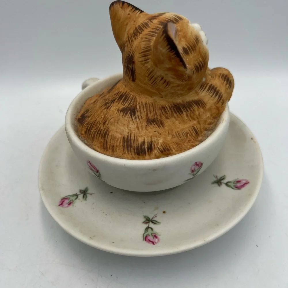 Charming Cat Teacup Figurine - Brown and White, Mann, Music Box - Music Works!